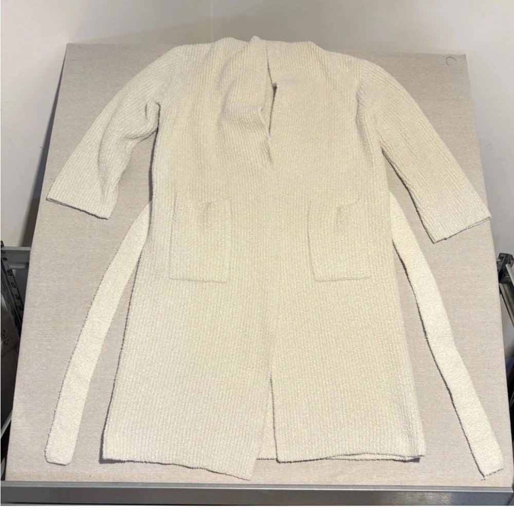 Barefoot dreams Robe Size 1 Cream/Ivory Hood Long Sleeves - Picture 5 of 8